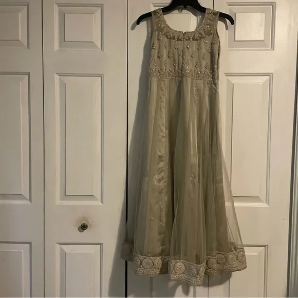 Pakastian Indian Chic Cream metallic Embroidered Maxi two piece dress 30 USA O Pakastian Indian Chic Cream metallic Embroidered Maxi two piece dress 30 USA O